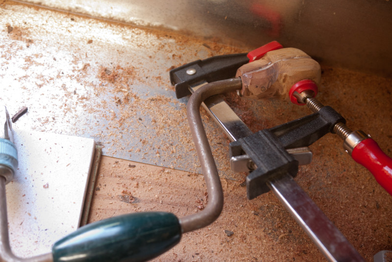 Gluing the top handle